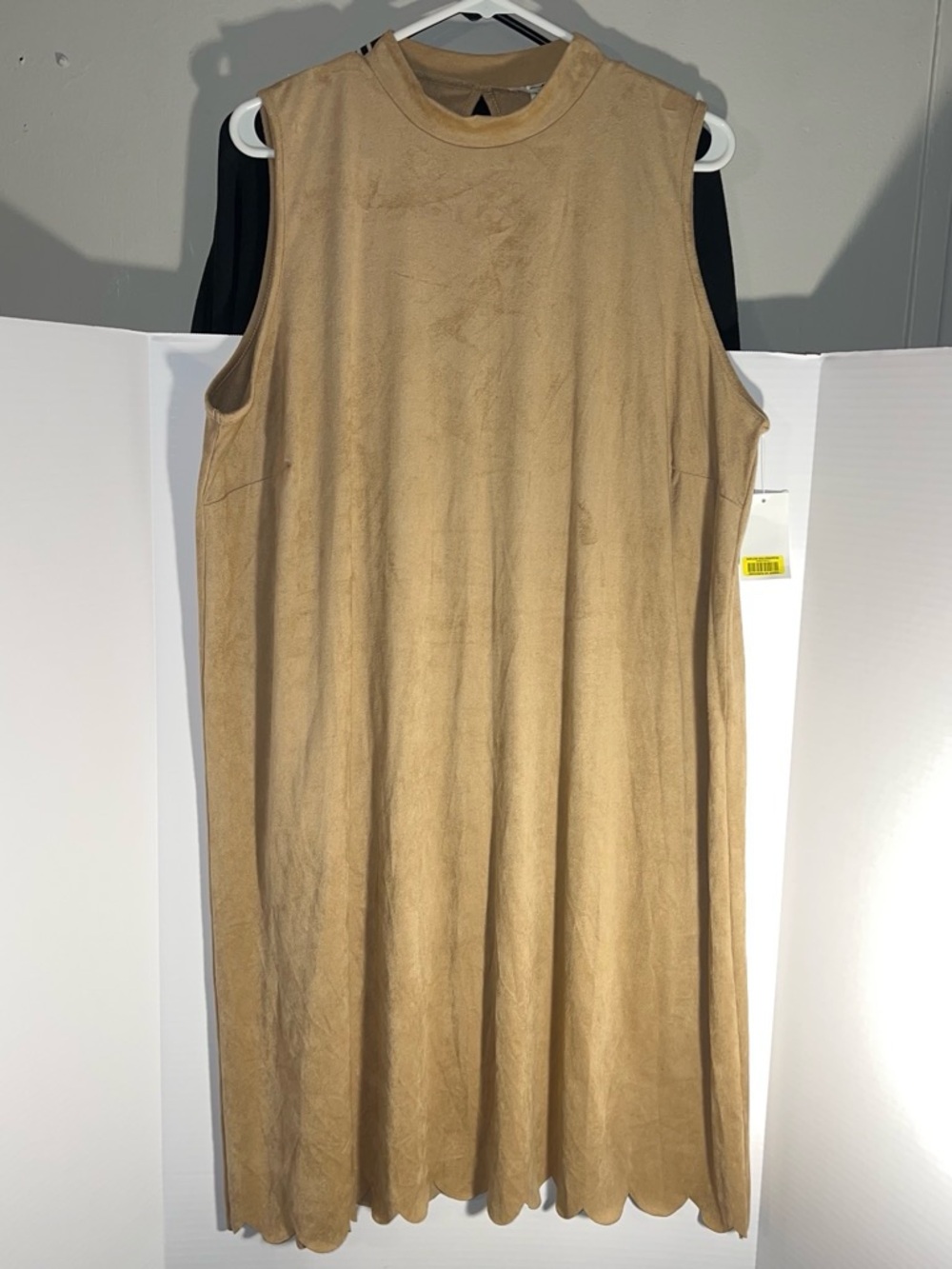 MoaMoa Vintage Sleeveless Scallop Hem Tan Dress